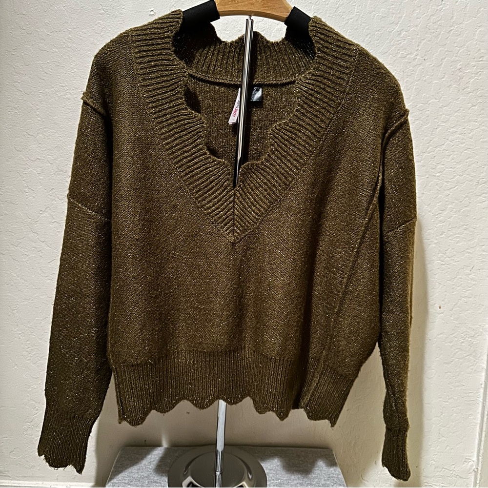 Love by Design Olive green Women’s Sweater Size Small